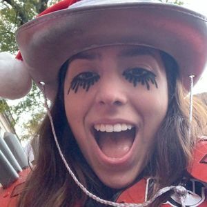 Meet your Posher, Caroline